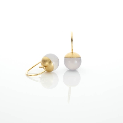 ​​​​Ohrhänger  aus 750/- Gelbgold mit Calcedonkugeln