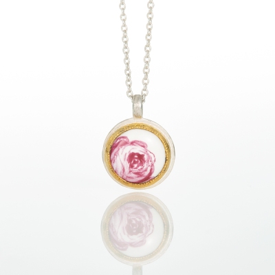 Rose, Porzellananhänger, Silber mit zartem Goldrand, Materia Prima